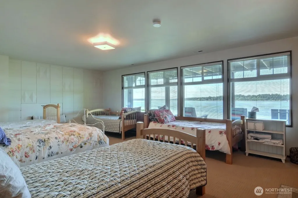 7504 Crescent Beach Road NW Vaughn WA 98394