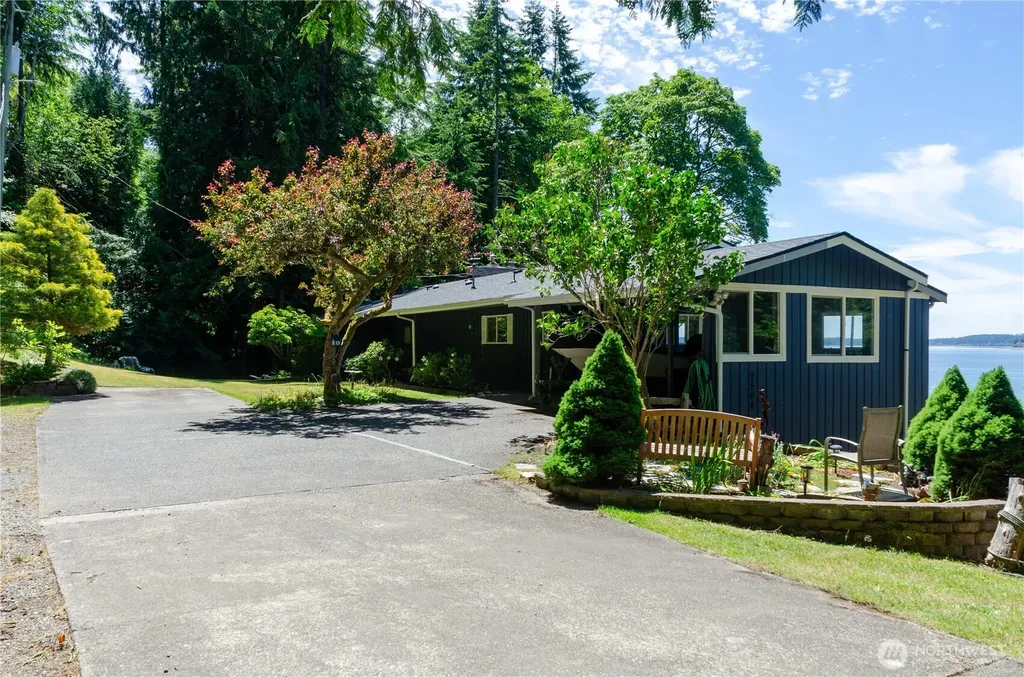7504 Crescent Beach Road NW Vaughn WA 98394