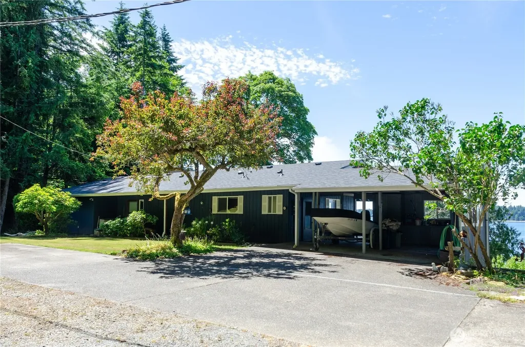 7504 Crescent Beach Road NW Vaughn WA 98394