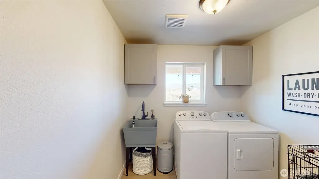 212 Hubbard Road Riverside WA 98849