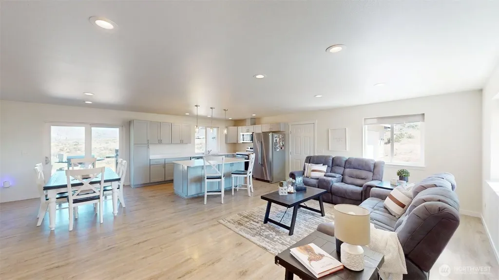 212 Hubbard Road Riverside WA 98849