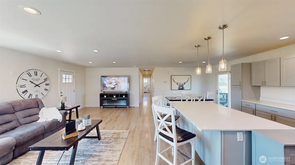 212 Hubbard Road Riverside WA 98849