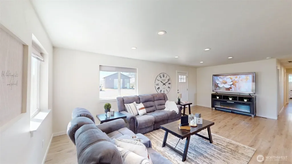 212 Hubbard Road Riverside WA 98849