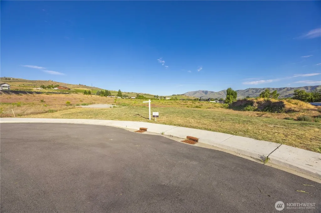 145 Sailing Hawk Lane Manson WA 98831