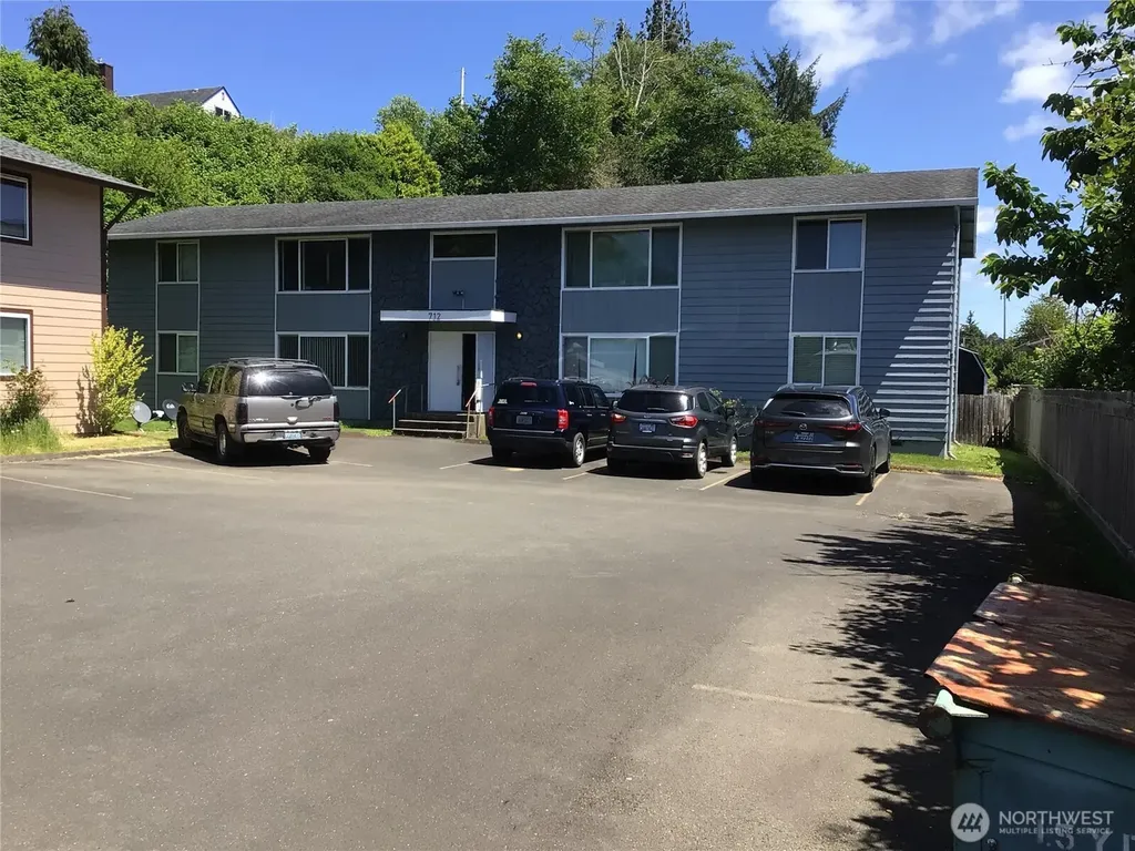 712 N Scammel Street Aberdeen WA 98520