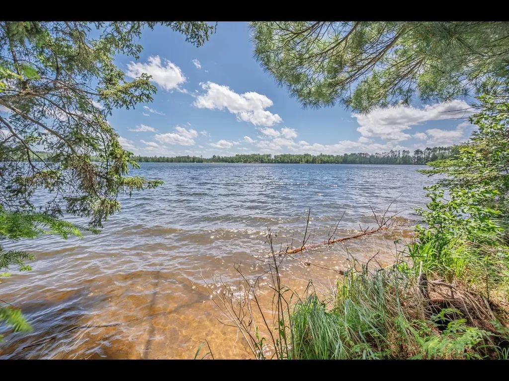 142-144 Kindling Point Eagle River WI 54521