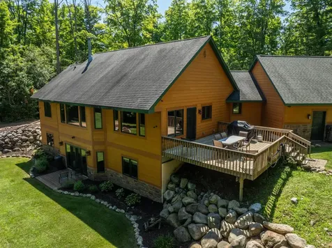W11328 Northwoods Lane Elcho WI 54428