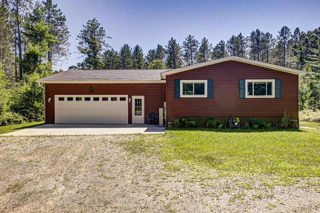 W8819 Eveland's Way Elcho WI 54428
