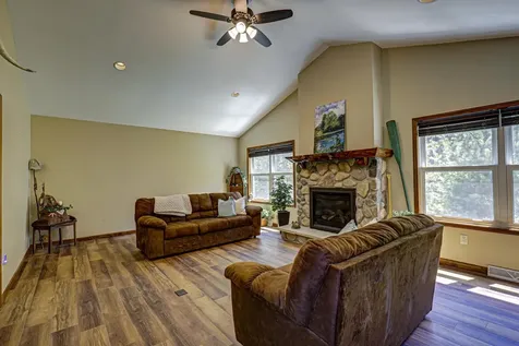 W8819 Eveland's Way Elcho WI 54428