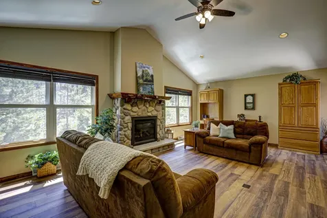W8819 Eveland's Way Elcho WI 54428