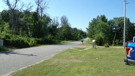 9151 Parkway Road N Crivitz WI 54114