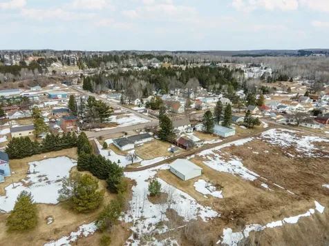4 19th Street Caspian MI 49915