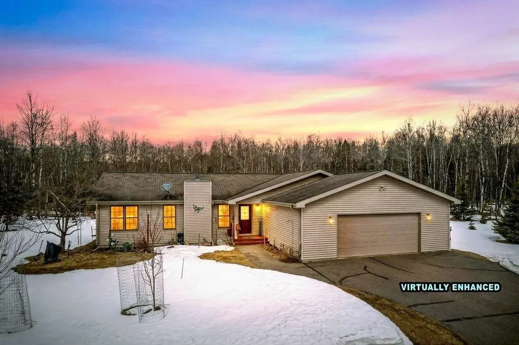 8305 Green Bass Creek Eagle River WI 54521