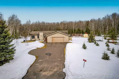 8305 Green Bass Creek Eagle River WI 54521