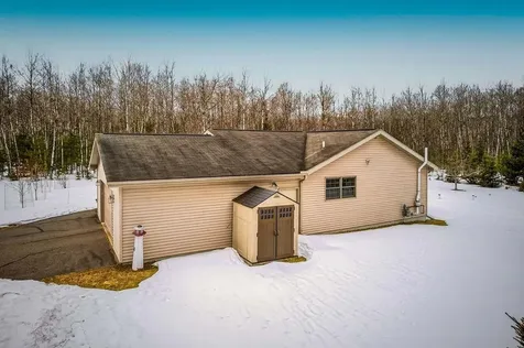 8305 Green Bass Creek Eagle River WI 54521