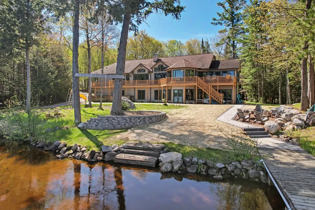 6621 Eaglesham Road Three Lakes WI 54562