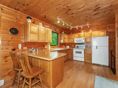 E266-34A Lake Road E Ironwood MI 49938