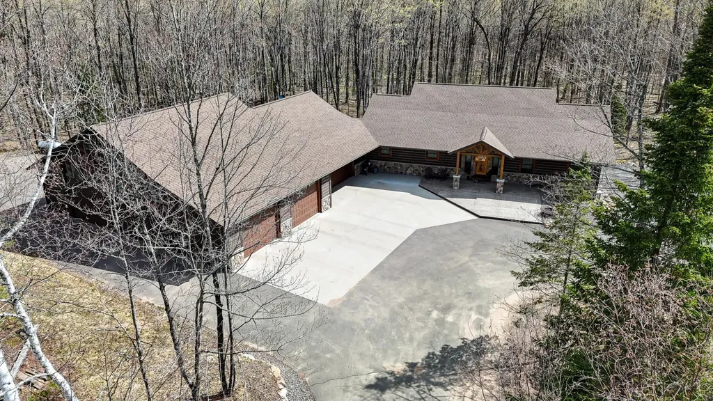 7010 Hiawatha Lake Road Manitowish Waters WI 54545