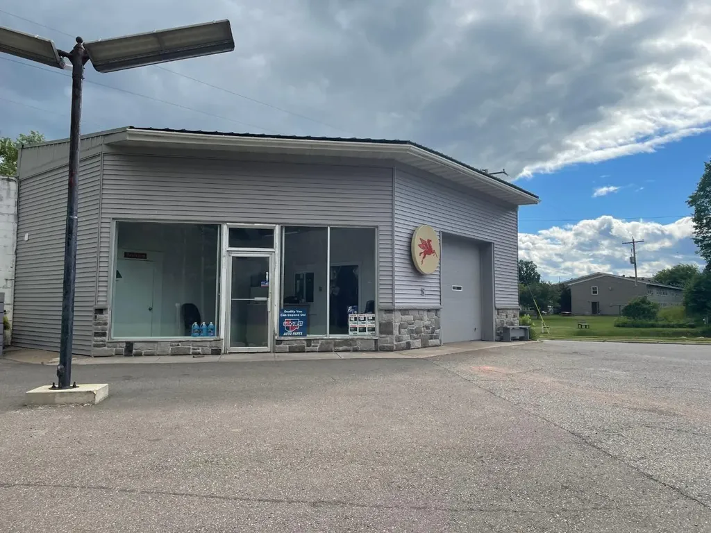 311 Highway 8 Armstrong Creek WI 54103
