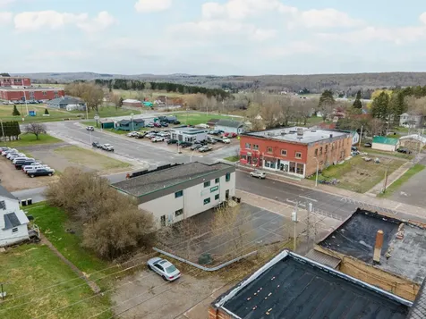 417 Washington Avenue Iron River MI 49935