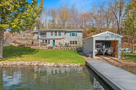 16164 Bucks Point Lane Mountain WI 54149