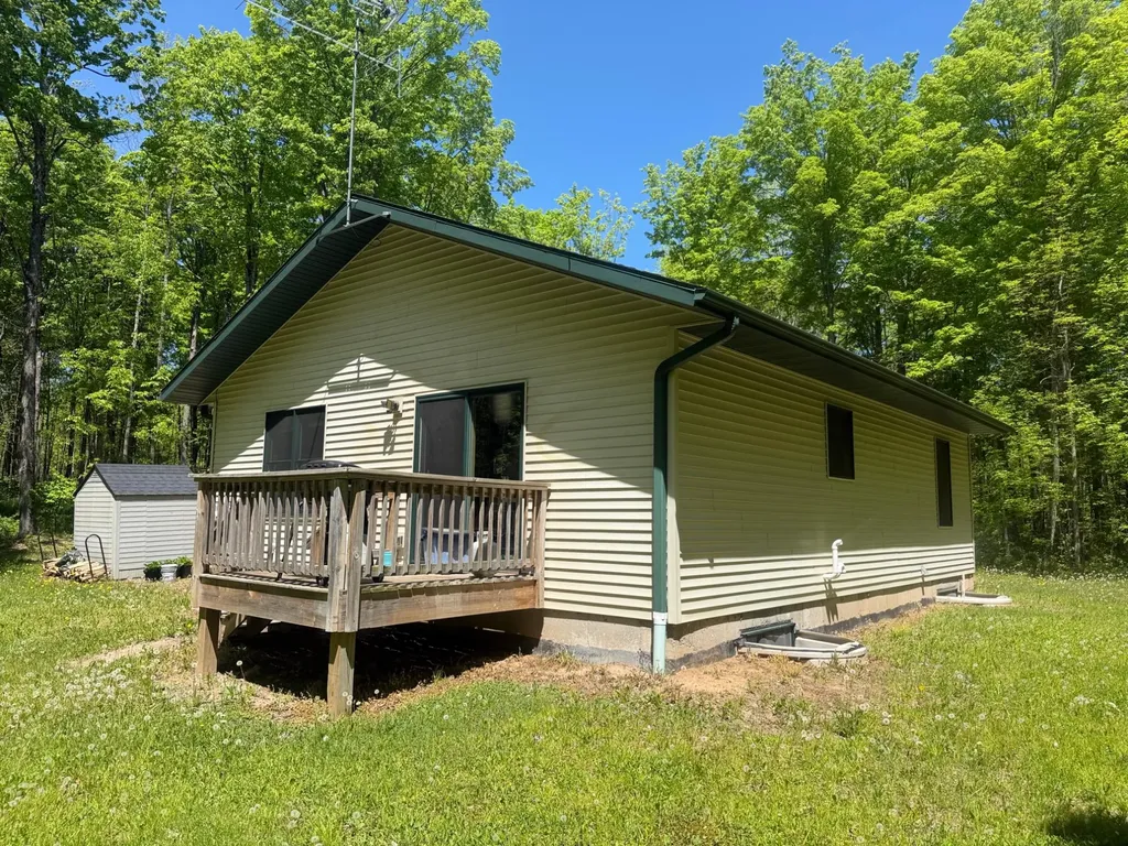 10662 Highway 139 Argonne WI 54511