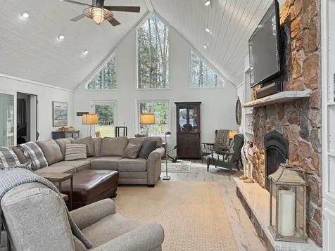 1788 Meta Lake Road Eagle River WI 54521