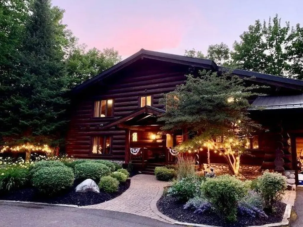 8780N Tapawingo Drive Oma WI 54547