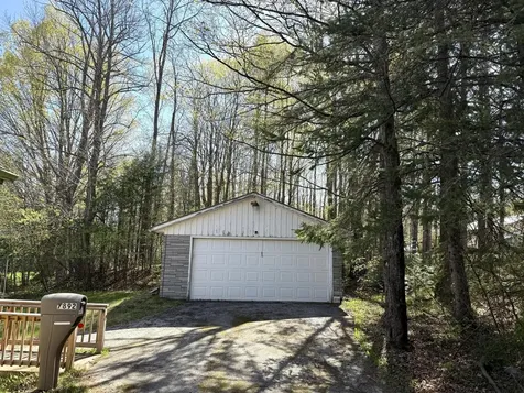 7892 Old 101 Road Armstrong Creek WI 54103