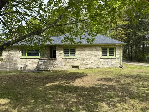 7892 Old 101 Road Armstrong Creek WI 54103