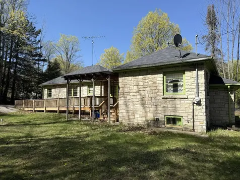 7892 Old 101 Road Armstrong Creek WI 54103