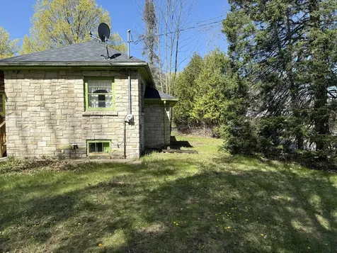 7892 Old 101 Road Armstrong Creek WI 54103