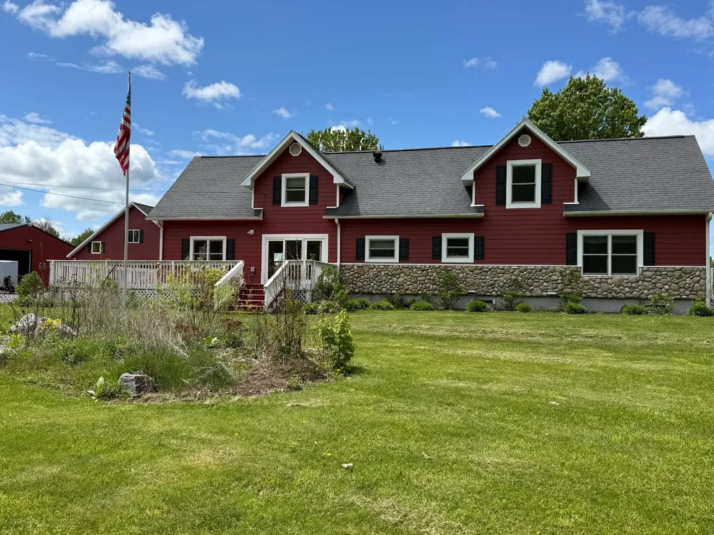 14469 River Road N Hurley WI 54534