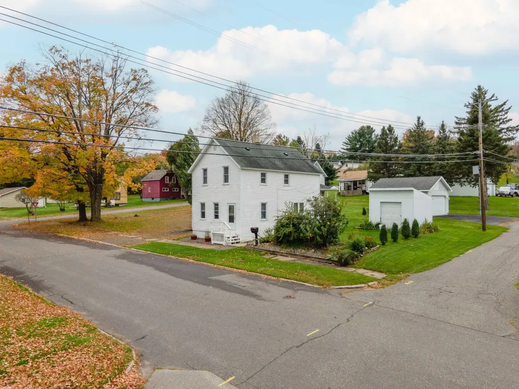 12 1st Street S Crystal Falls MI 49920