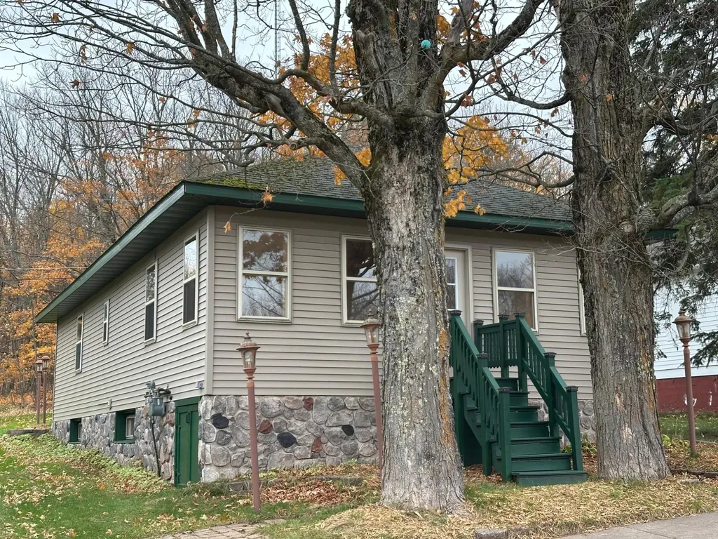 10356 Sunset View Street Bessemer MI 49911