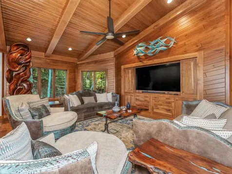 1612 Mckinley Blv Eagle River WI 54521