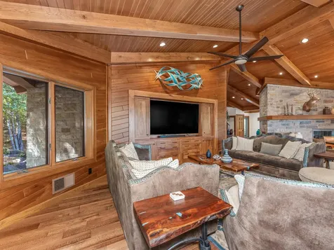 1612 Mckinley Blv Eagle River WI 54521