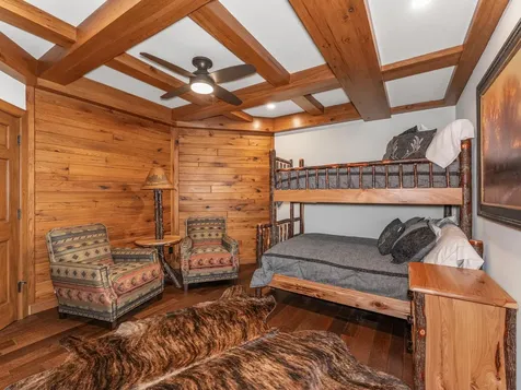 1612 Mckinley Blv Eagle River WI 54521