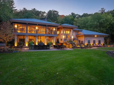 1612 Mckinley Blv Eagle River WI 54521