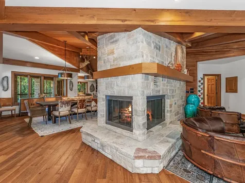 1612 Mckinley Blv Eagle River WI 54521