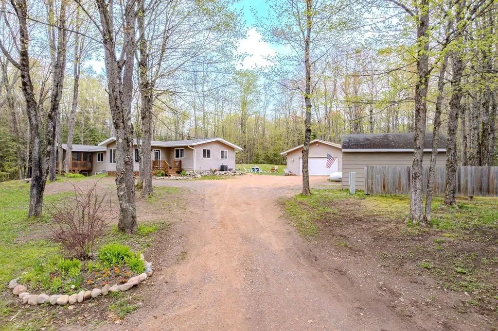9014 North Star Road Winchester WI 54557