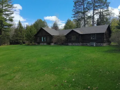 3917 Point Of View Trail Phelps WI 54554