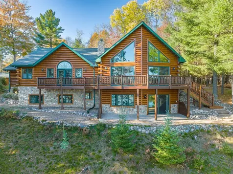 3717 Chain O Lakes Road Eagle River WI 54521