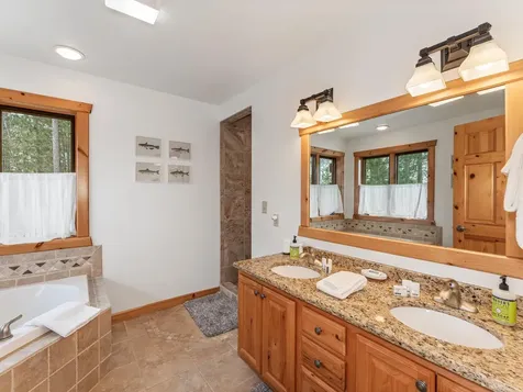 3717 Chain O Lakes Road Eagle River WI 54521