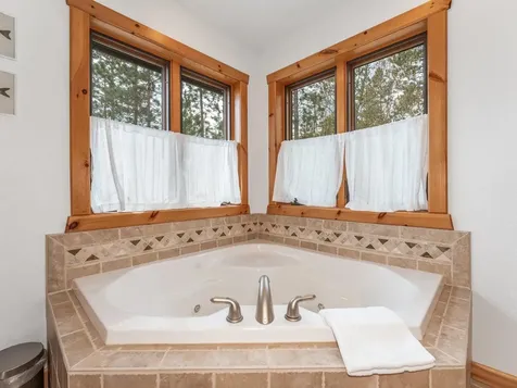 3717 Chain O Lakes Road Eagle River WI 54521