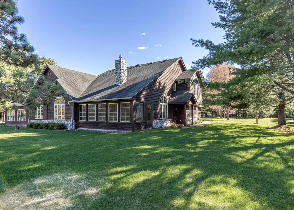 7310 Deerwood Road Minocqua WI 54548