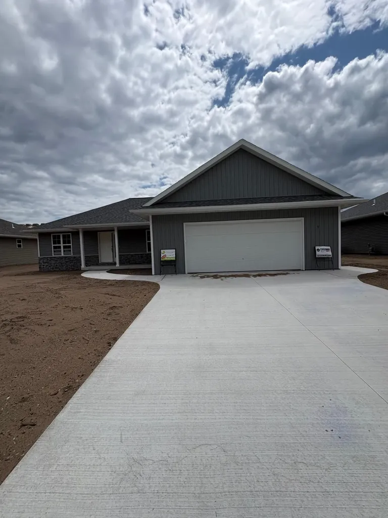925 Constellation Way Marinette WI 54143
