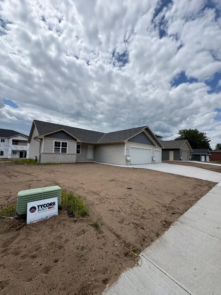 1007 Constellation Way Marinette WI 54143