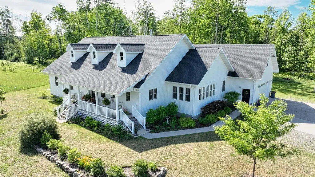 851 Highway 8 Armstrong Creek WI 54103