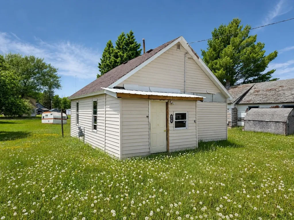 518 Presque Isle Street Marenisco MI 49947